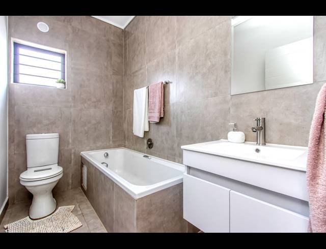 4 BEDROOM CLUSTER FOR SALE IN ALBERTSDAL